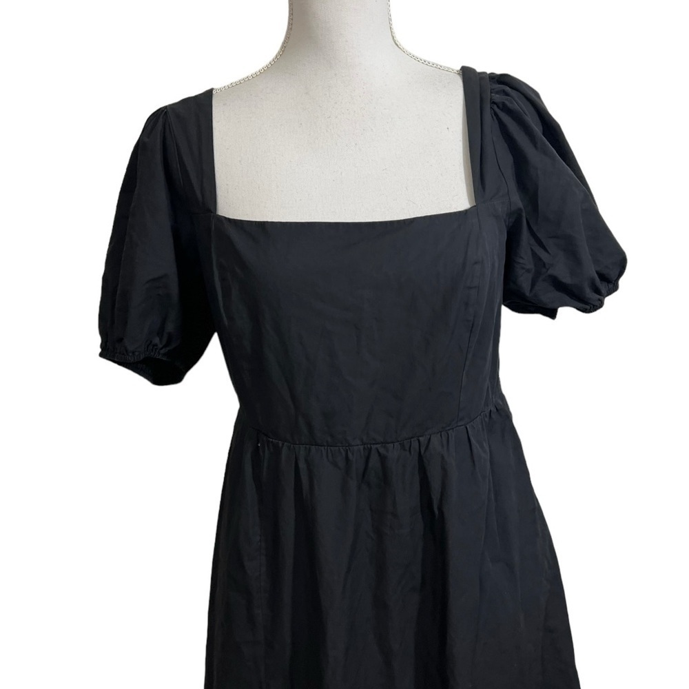 Astr The Label Large Square Neck Black Poplin Tiered Side Slit Smocked Dress - Picture 3 of 8